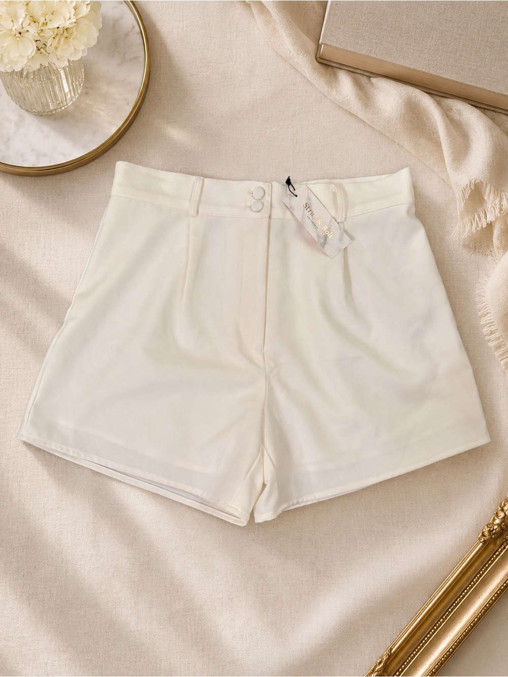 NWT Strut & Bolt Ivory High Rise Tailored Dress Shorts Large